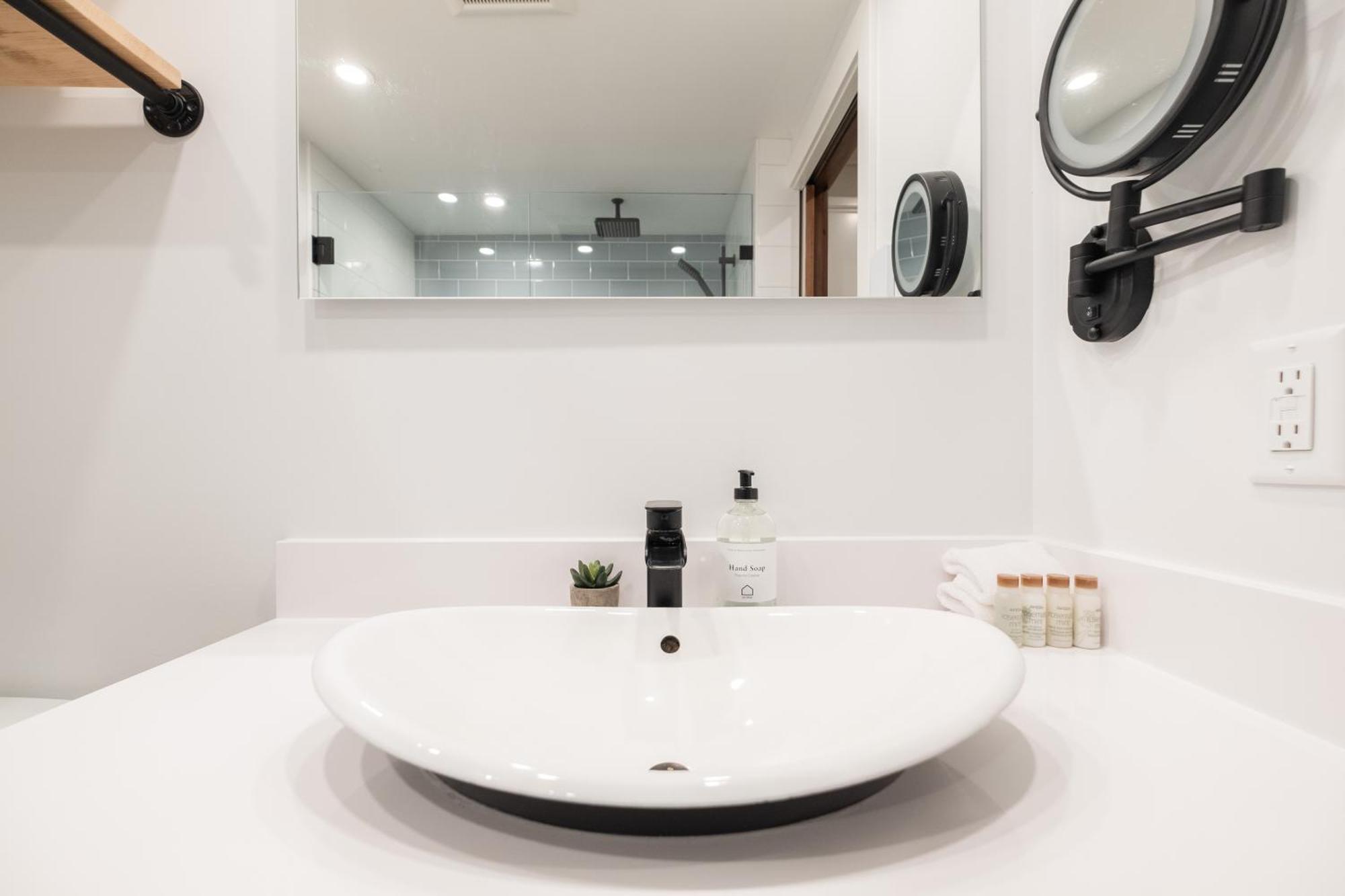 Greyhawk By Outpost Whistler Villa Ngoại thất bức ảnh
