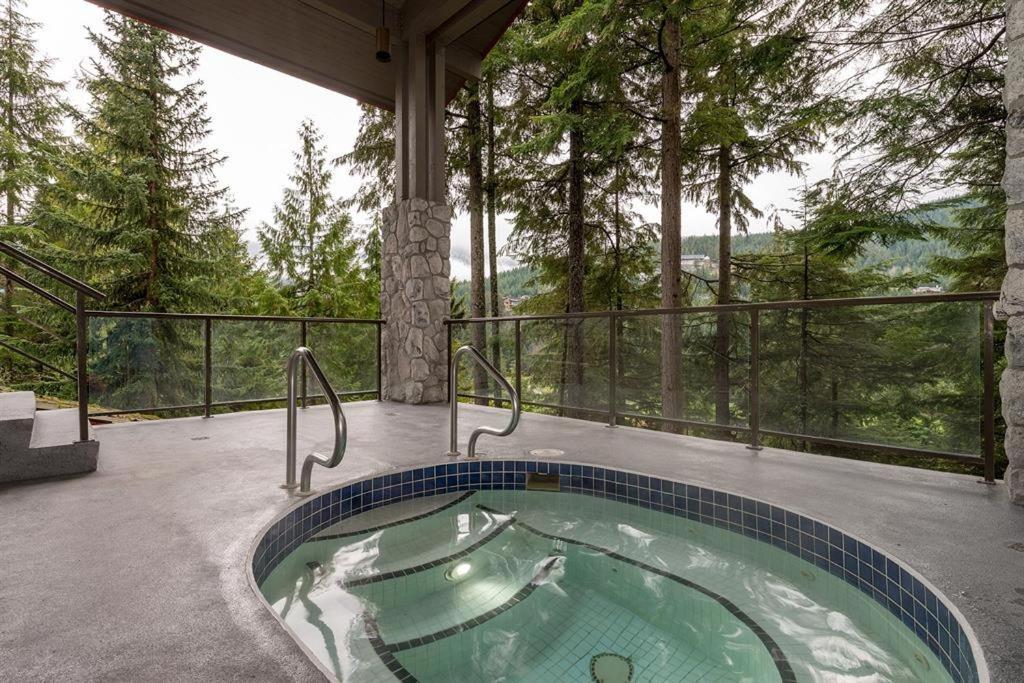 Greyhawk By Outpost Whistler Villa Ngoại thất bức ảnh
