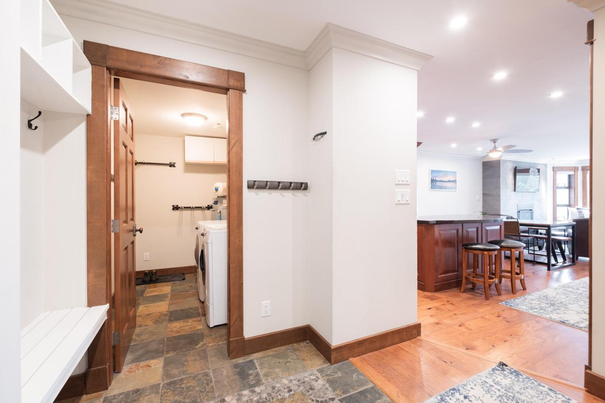 Greyhawk By Outpost Whistler Villa Ngoại thất bức ảnh
