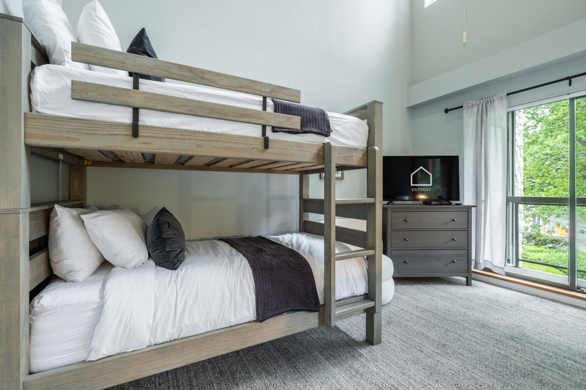 Greyhawk By Outpost Whistler Villa Ngoại thất bức ảnh