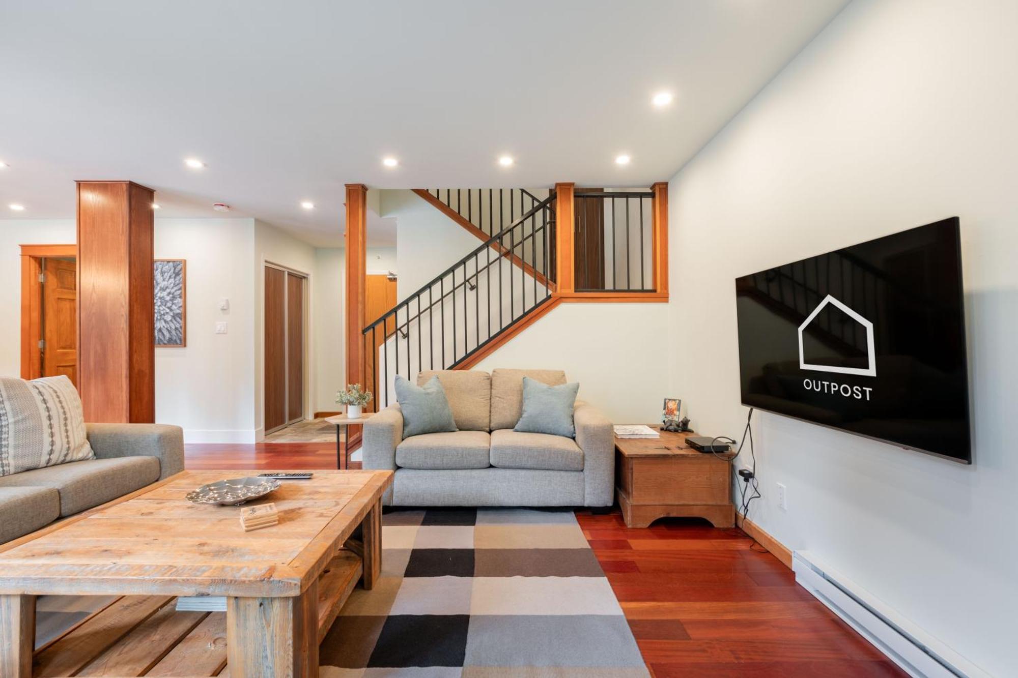 Greyhawk By Outpost Whistler Villa Ngoại thất bức ảnh